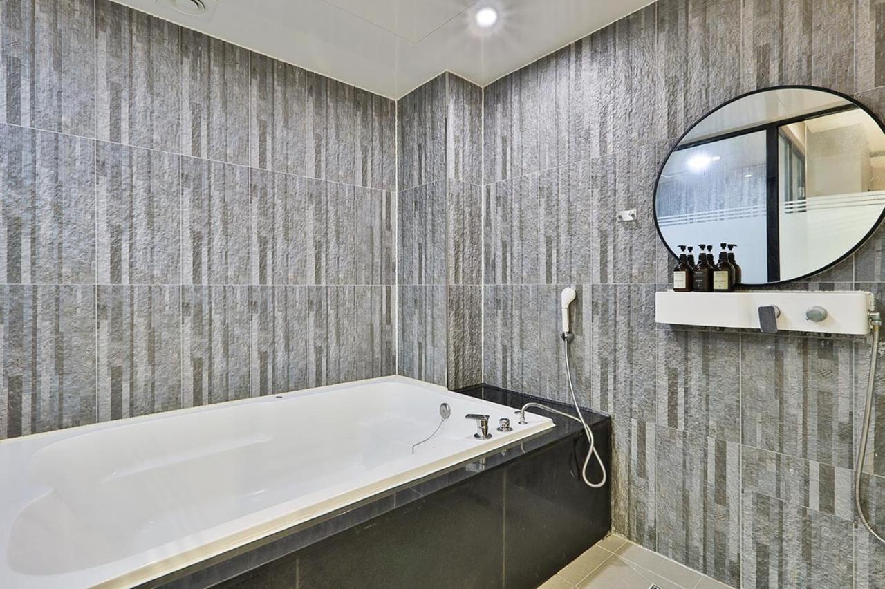 Brown Dot Hotel Jeonggwan Busan Ngoại thất bức ảnh